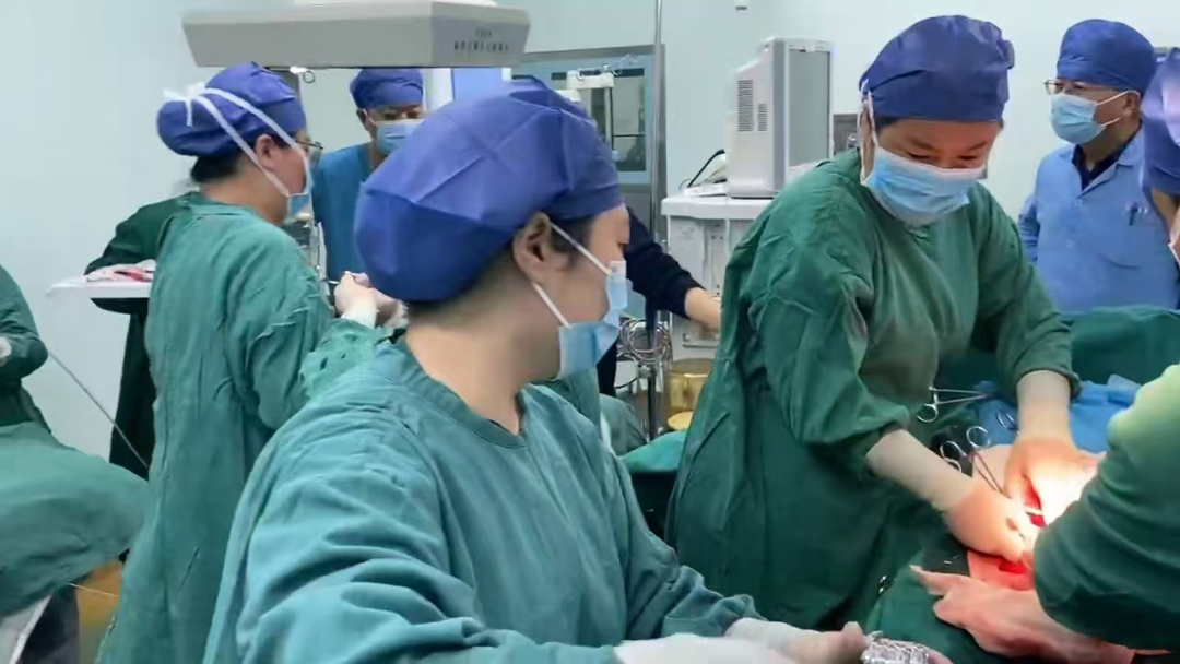 危重孕产妇救治 母女三人平安